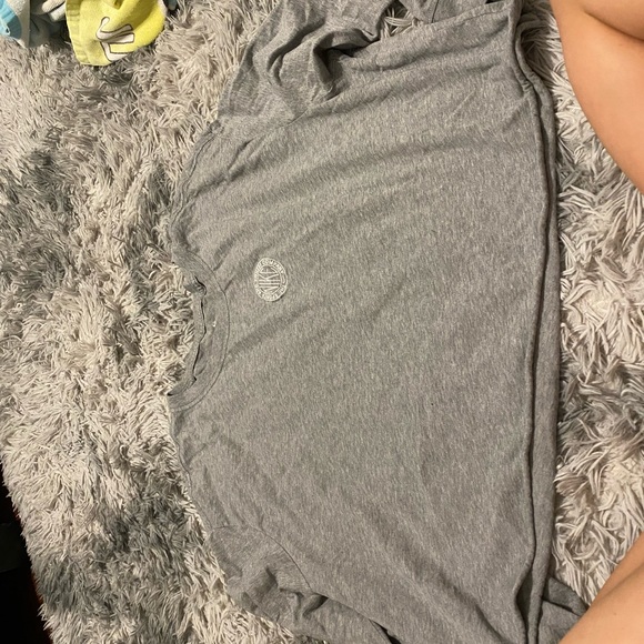 long sleeve. Very comfortable and good quality. Just 2 small yellow stains. - Picture 2 of 5